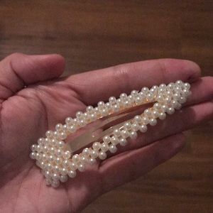 NEW | Faux Pearl Hair Clip